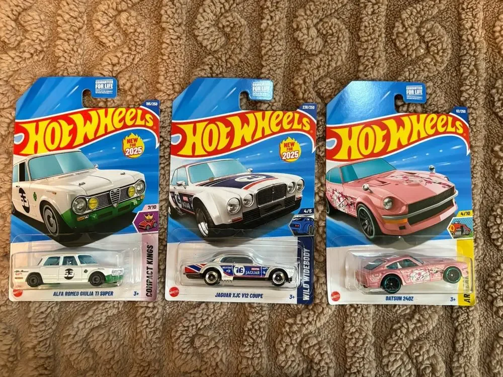 Hot Wheels Art Car Series Datsun 240Z Pink Jaguar XJC V12 Alpha Romeo Giulia